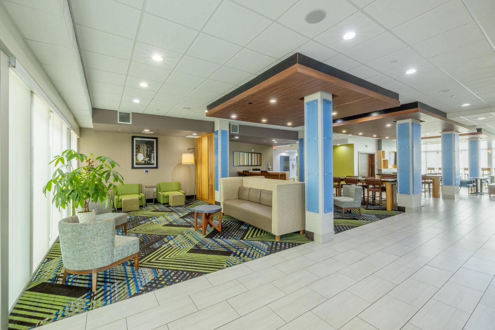 Holiday Inn Express & Suites - Lindale By Ihg Buitenkant foto