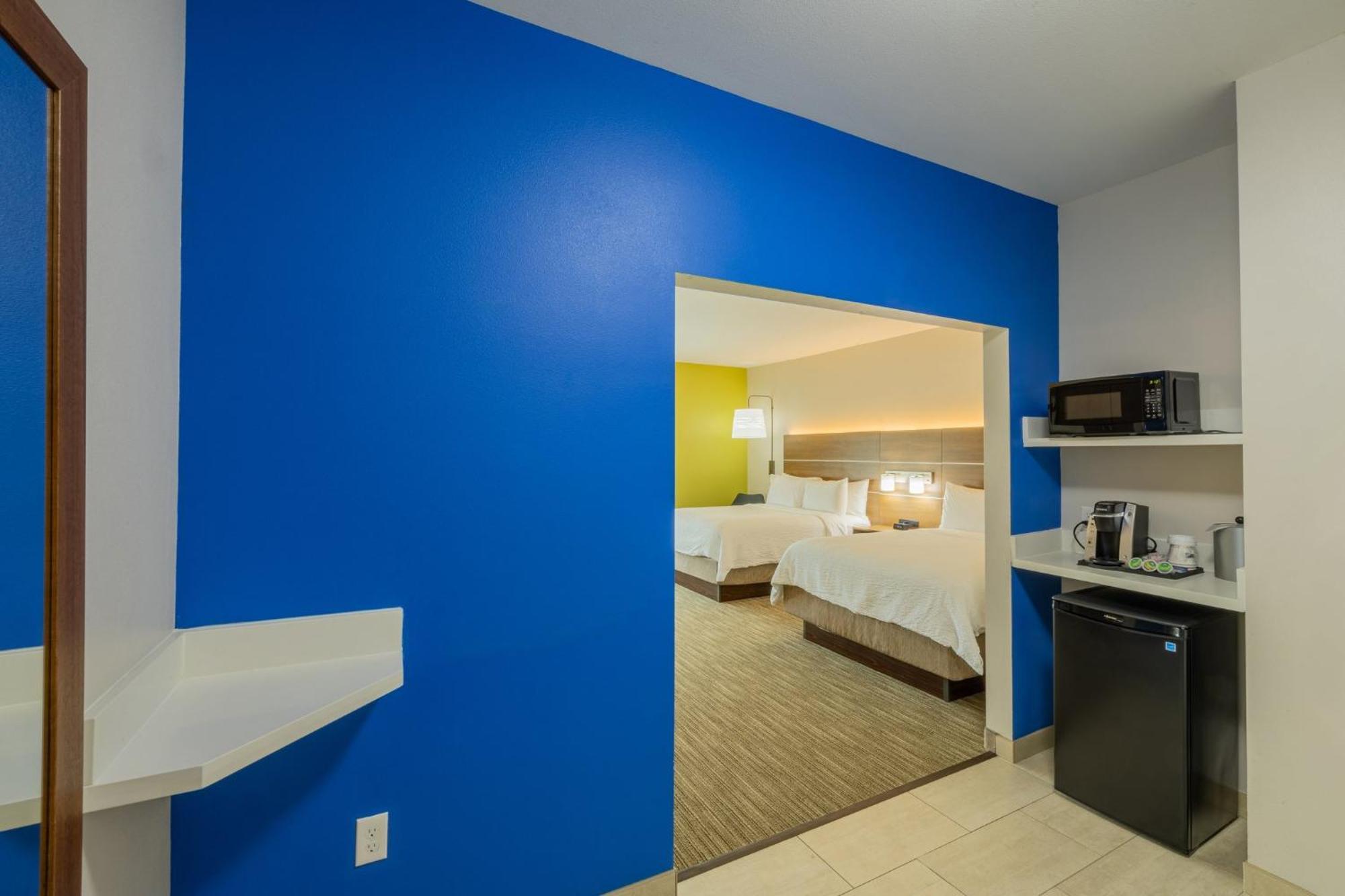 Holiday Inn Express & Suites - Lindale By Ihg Buitenkant foto
