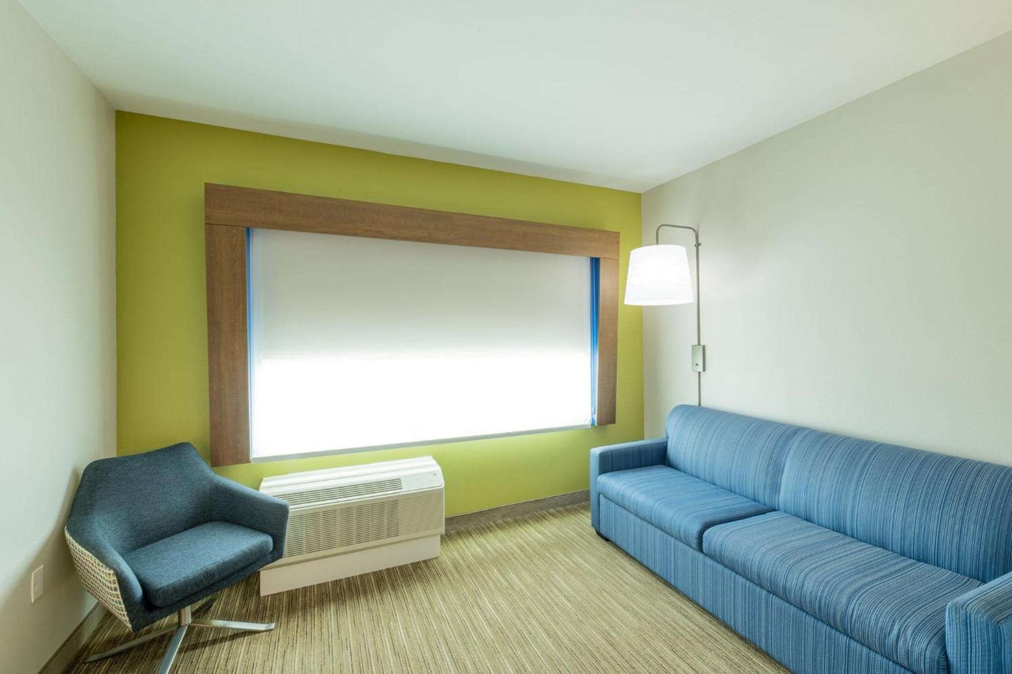Holiday Inn Express & Suites - Lindale By Ihg Buitenkant foto